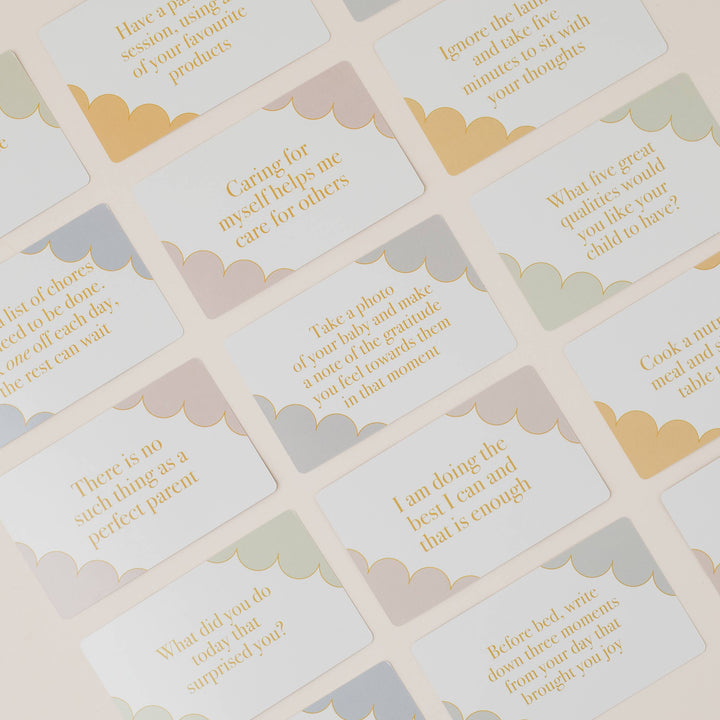 Motivational mind cards with inspirational quotes on a grid pattern